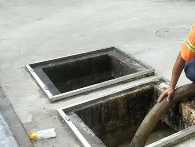 尖山化粪池清理